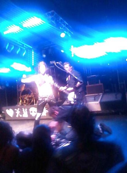 8P Buckcherry concert with my ty phone
