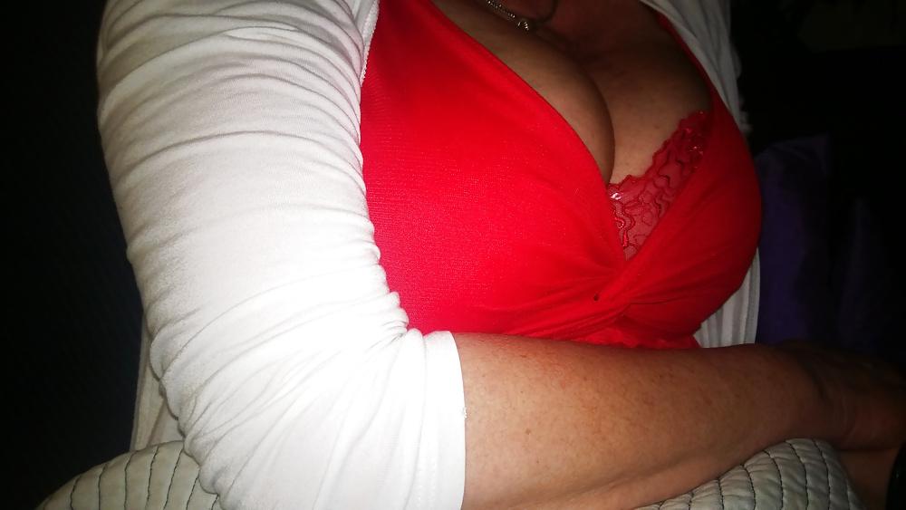 25P Wife on massage table