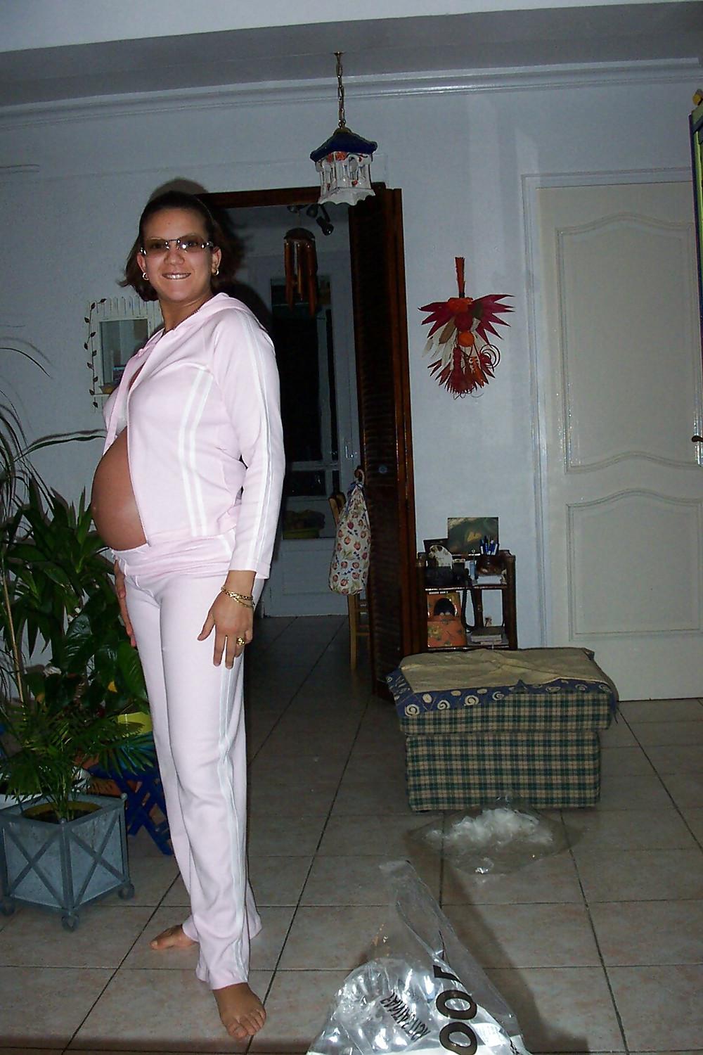 11P Beurette enceinte