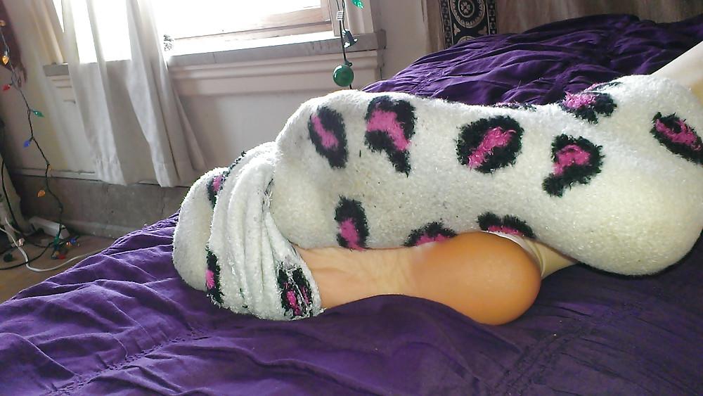 22P Socks Feet