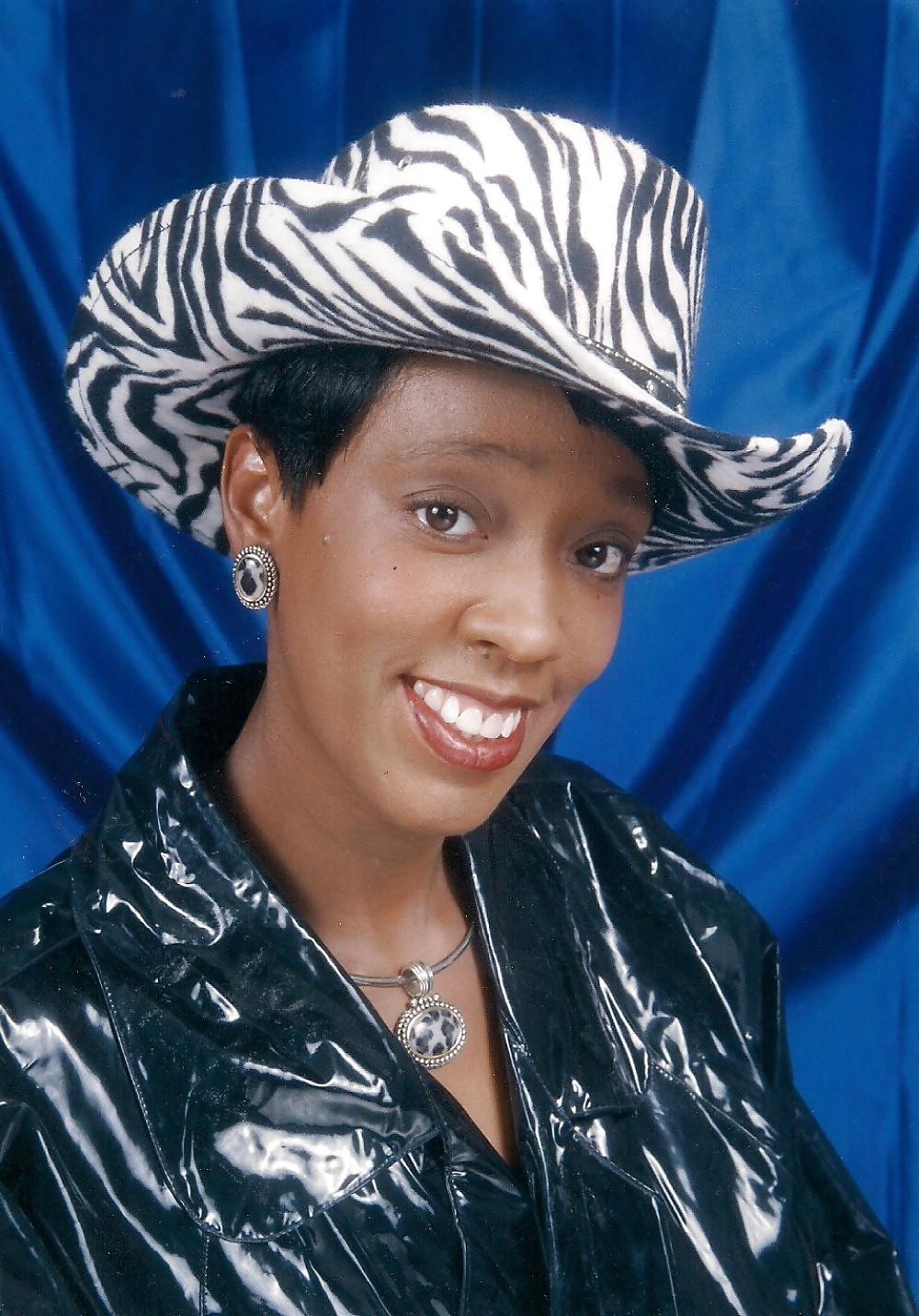 17P Ebony Whore