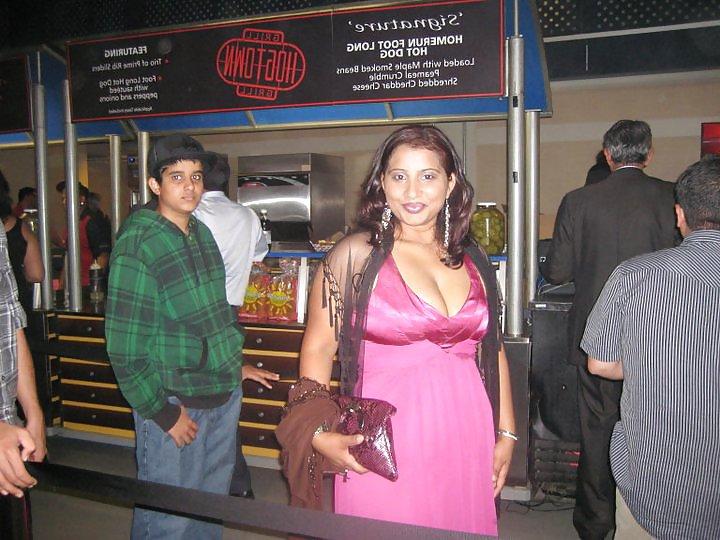 17P INDIAN SLUT AUNT! MY FAM