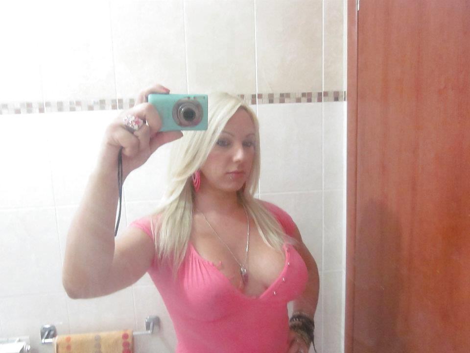 25P Hot chubby girl huge boobs - please comment