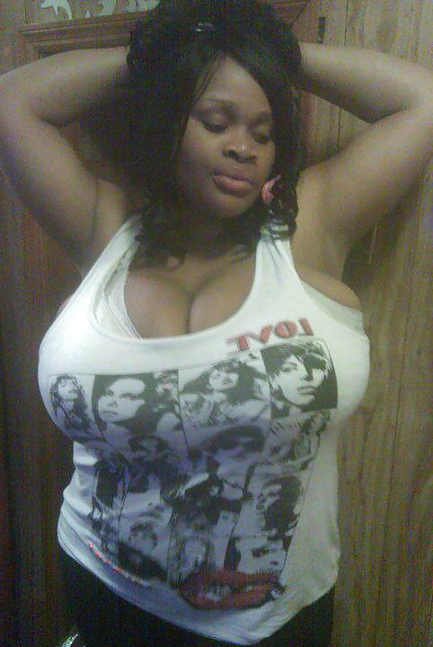 4P Ines Lipps and her big boobs