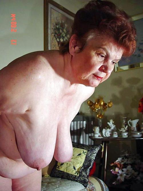 20P Mature women with saggy tits 32.