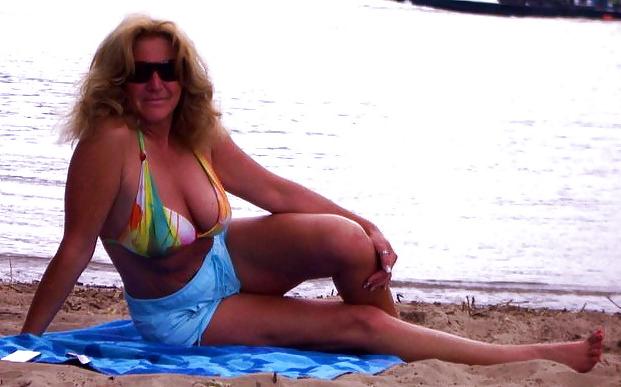 22P Amateur Sluts Wife