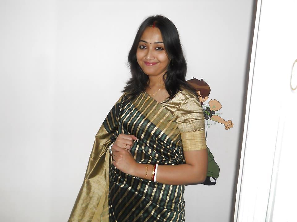 25P Sexy Indian Lady