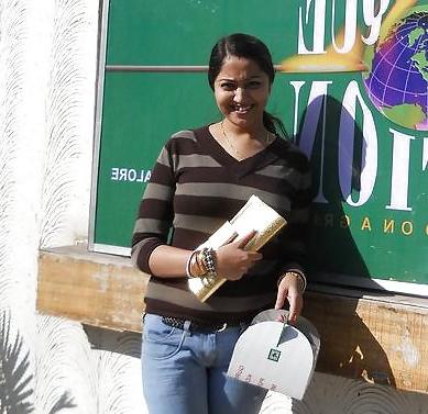 25P Sexy Indian Lady