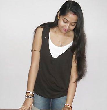 25P Sexy Indian Lady