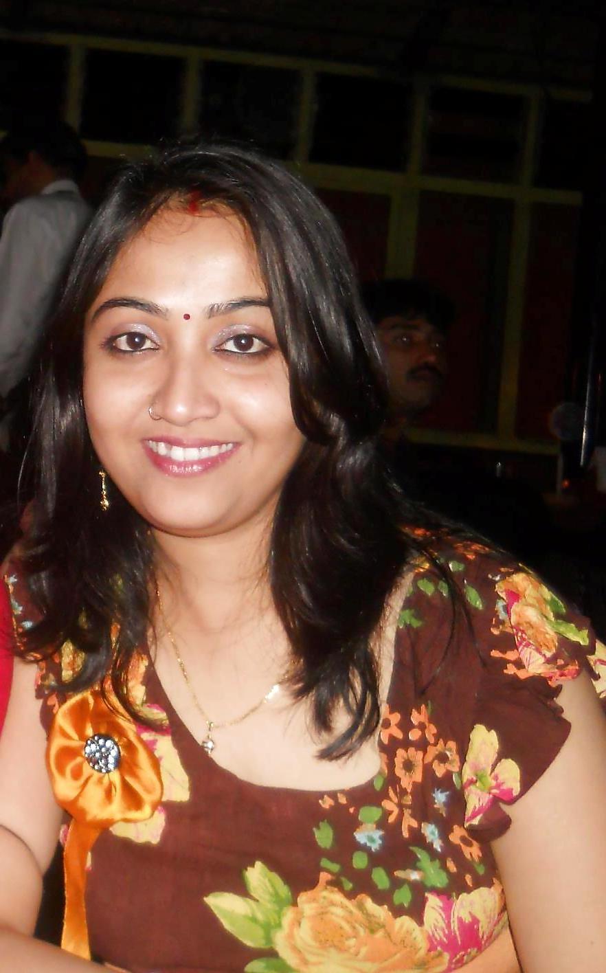 25P Sexy Indian Lady