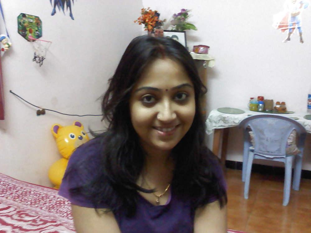 25P Sexy Indian Lady