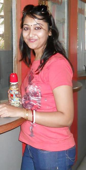 25P Sexy Indian Lady