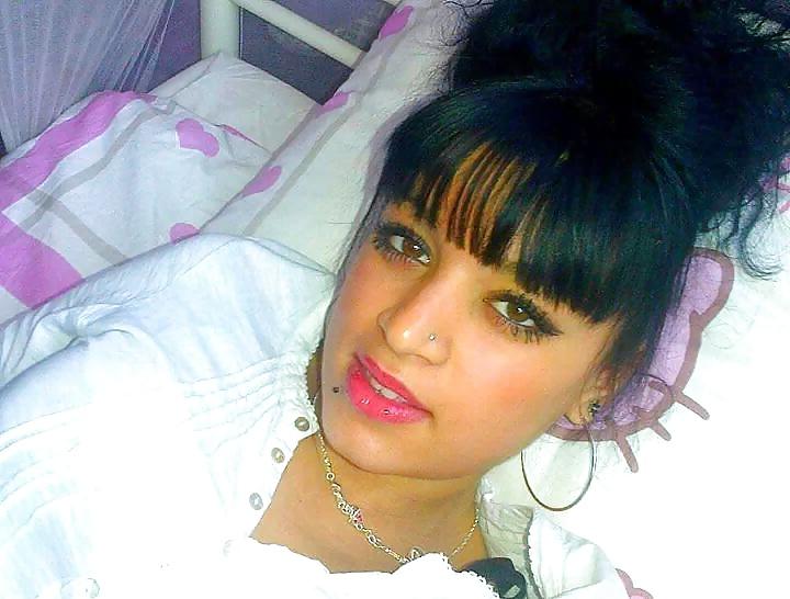 25P Salope beurette arab slut