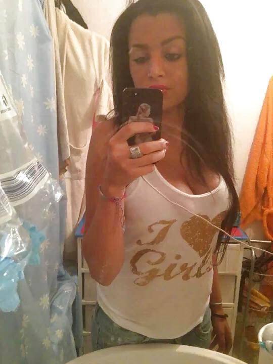 25P Salope beurette arab slut