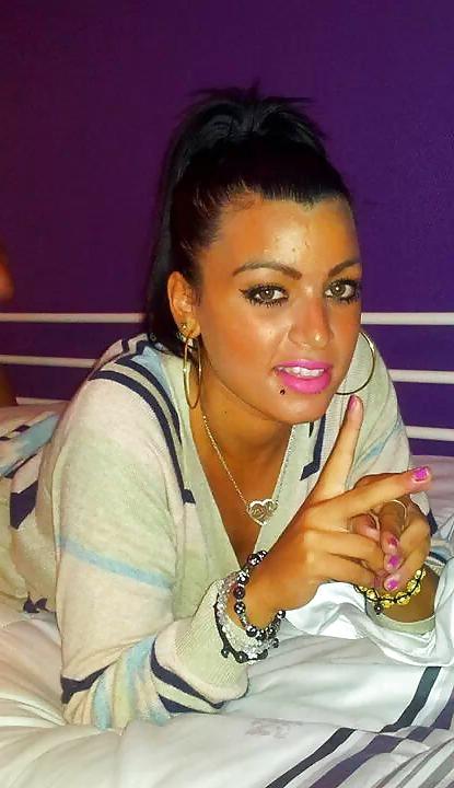 25P Salope beurette arab slut