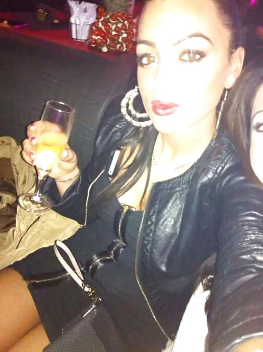25P Salope beurette arab slut