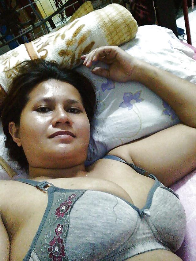 8P Indonesian maid