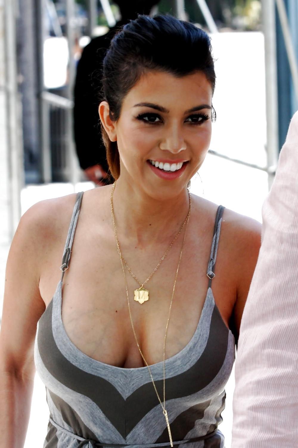 25P Veiny tits