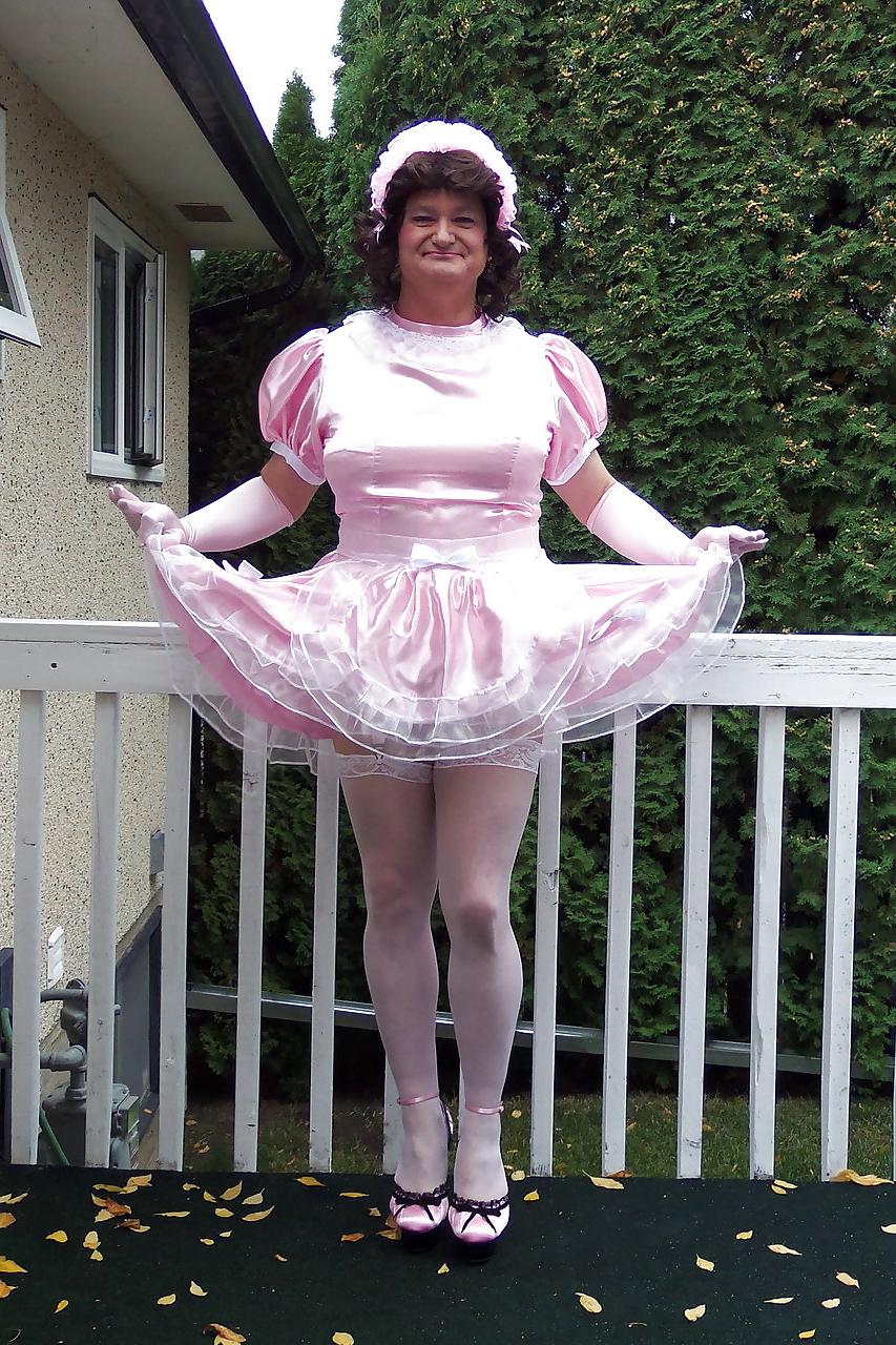 25P The Sissy Maid