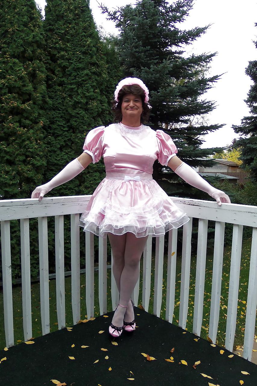 25P The Sissy Maid