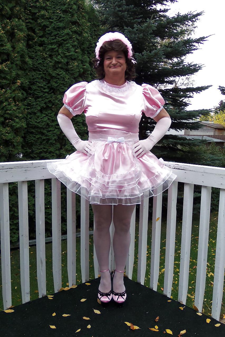 25P The Sissy Maid