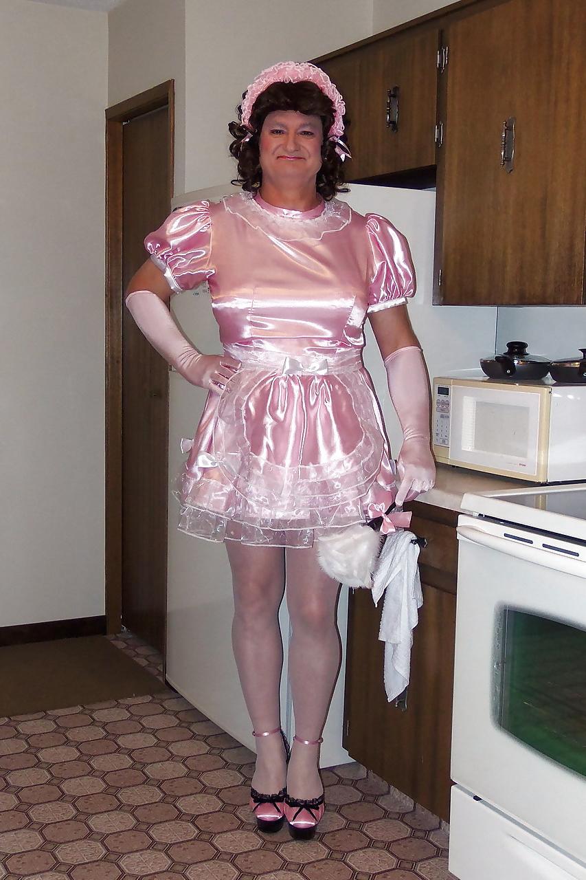 25P The Sissy Maid