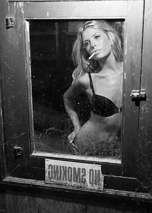 25P No smoking....