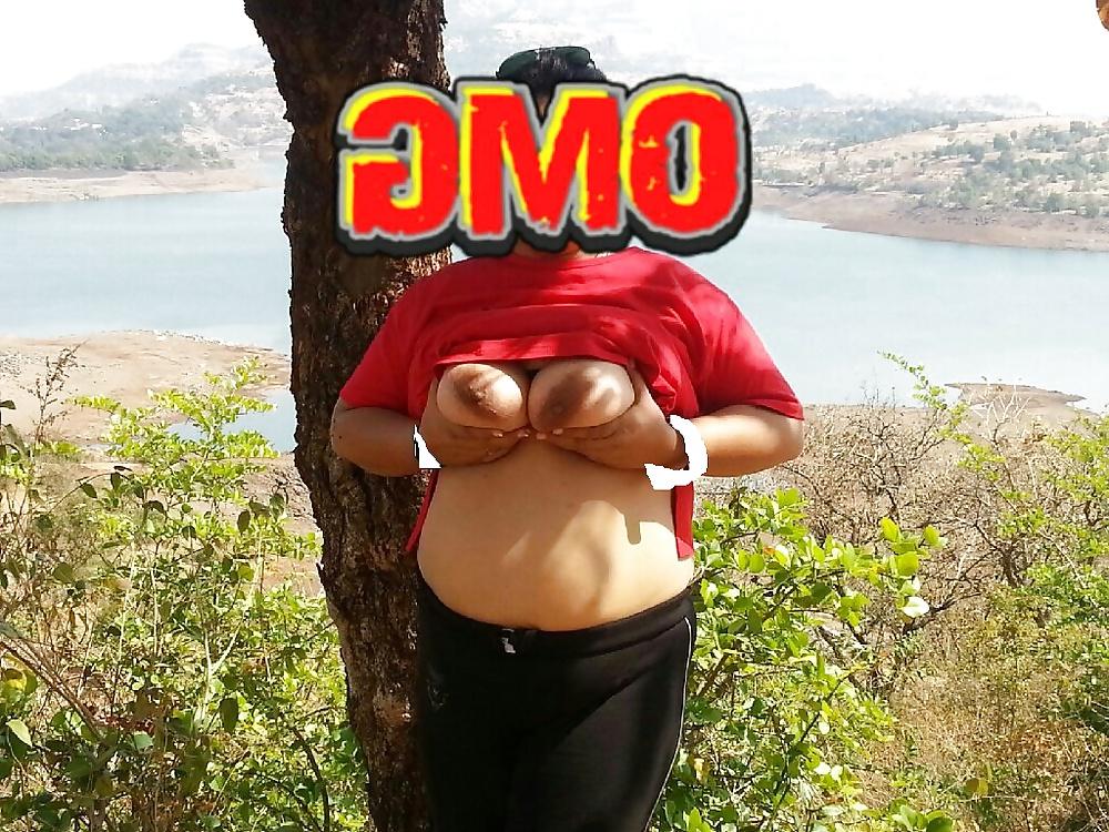 6P Public nudity by a Indian cuckolds wife