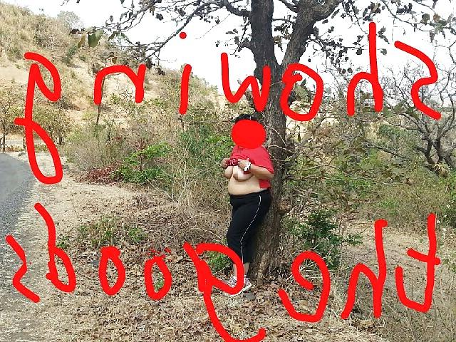 6P Public nudity by a Indian cuckolds wife