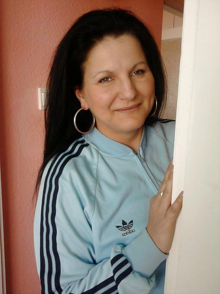 25P Hungarian girls, women (not nude) 02