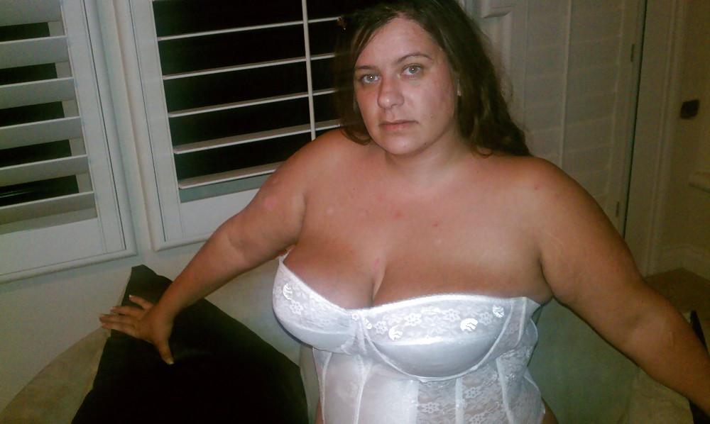 18P Sexy hairy wife smoking 