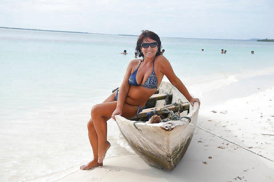 25P Babes & Boats 17