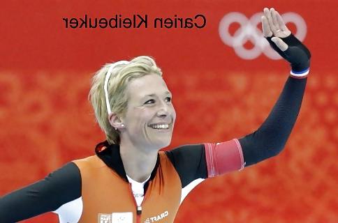 25P New short haired sports babes