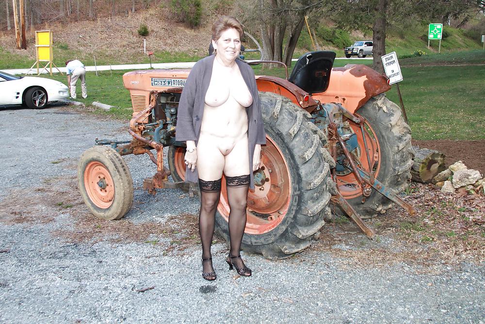 25P Tractor sluts and babes