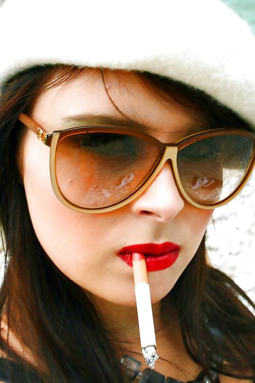 25P Smoking Babes - Hats Off To Smokers
