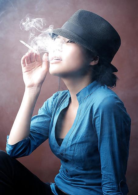 25P Smoking Babes - Hats Off To Smokers