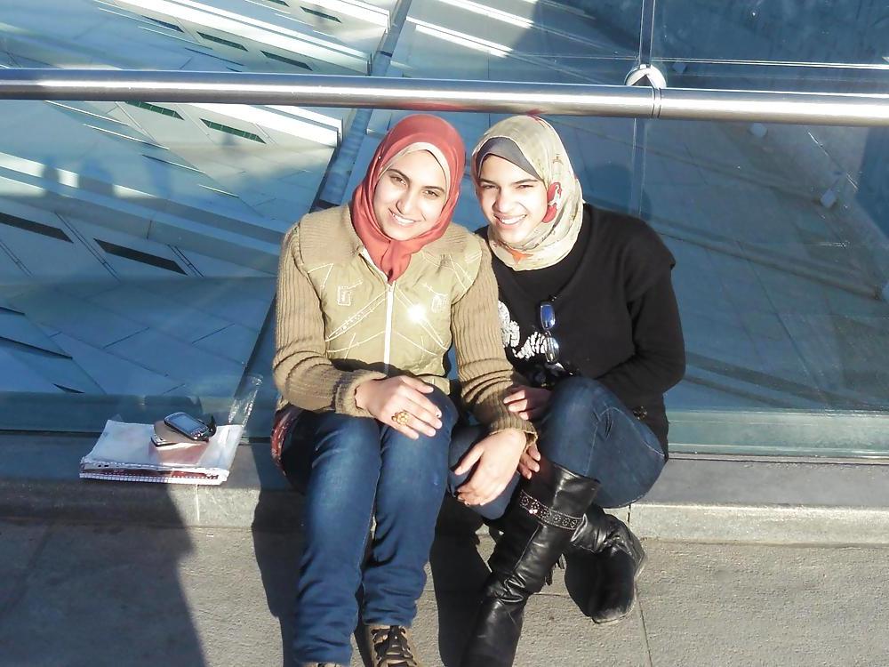 25P Arab Egyptian Girls 
