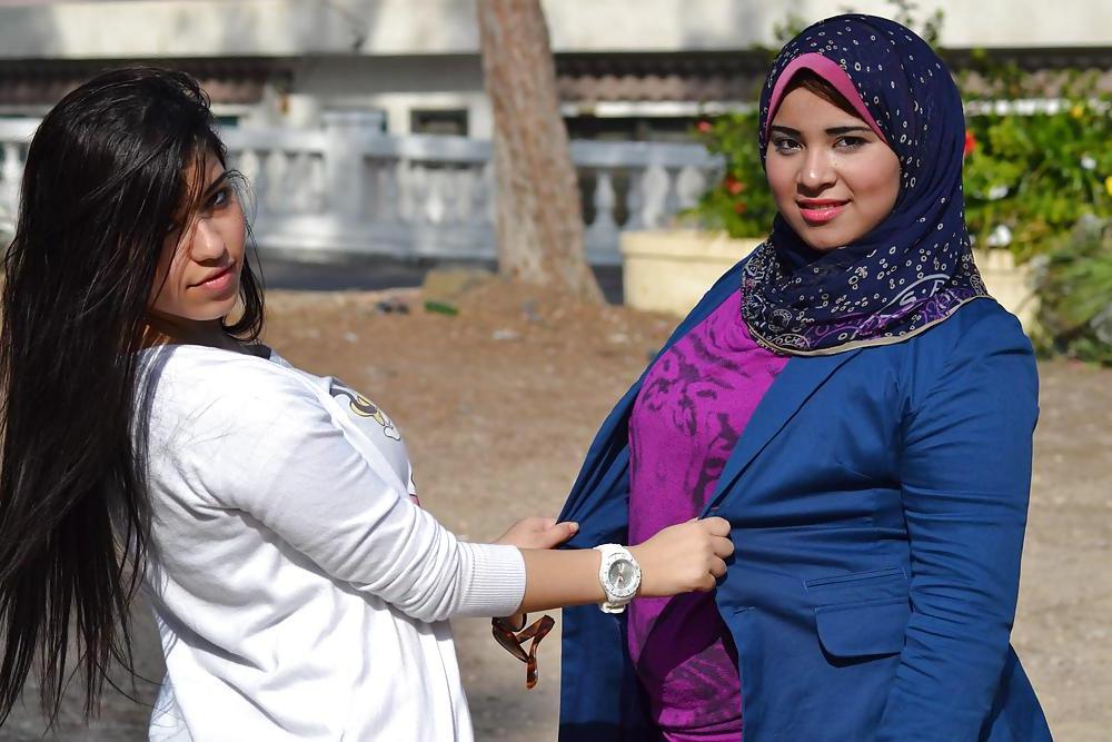 25P Arab Egyptian Girls 