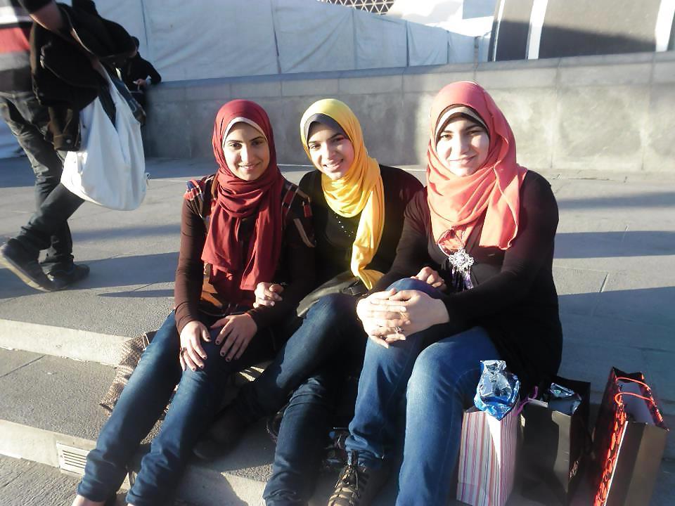 25P Arab Egyptian Girls 
