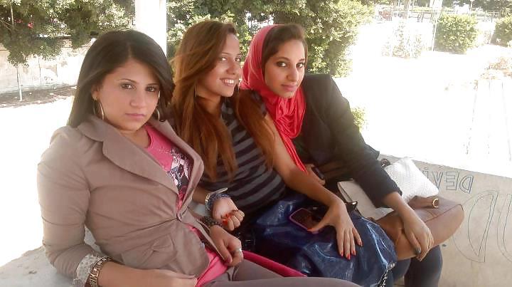 25P Arab Egyptian Girls 