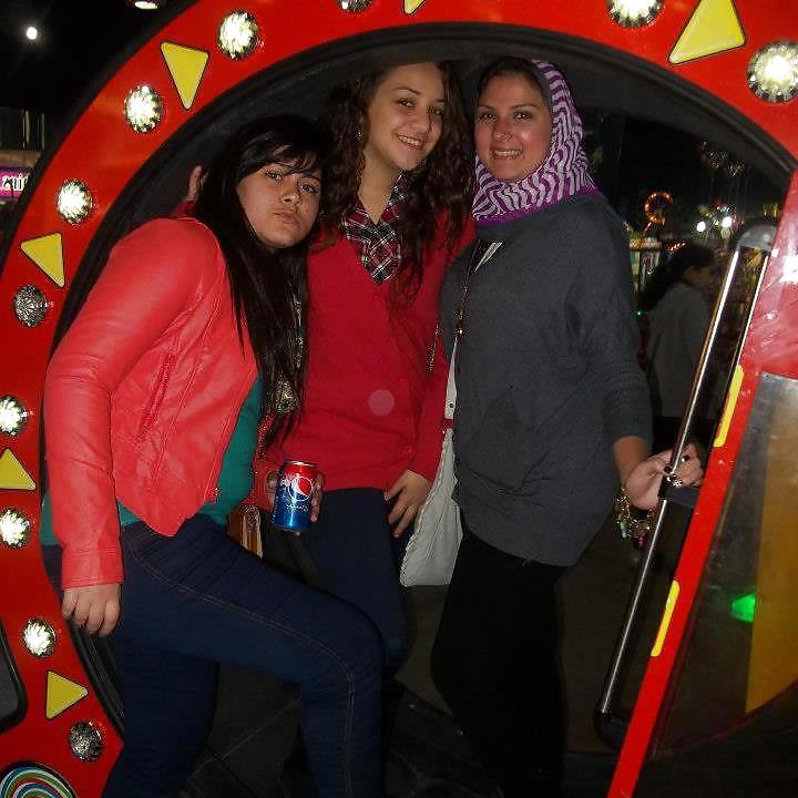 25P Arab Egyptian Girls 