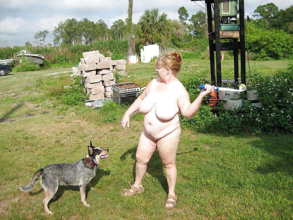 7P Big boobs in the garden