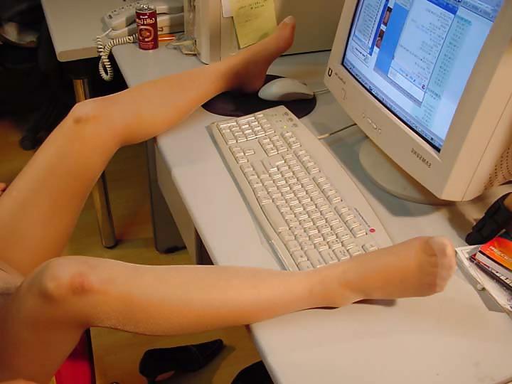 15P Babes in pantyhose-Japanese girl.