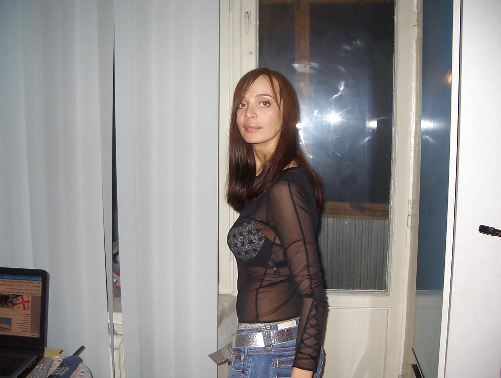 20P Beautiful MILF stolen pics