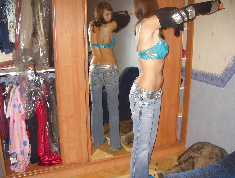 20P Beautiful MILF stolen pics