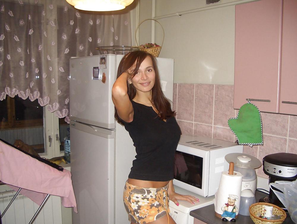 20P Beautiful MILF stolen pics