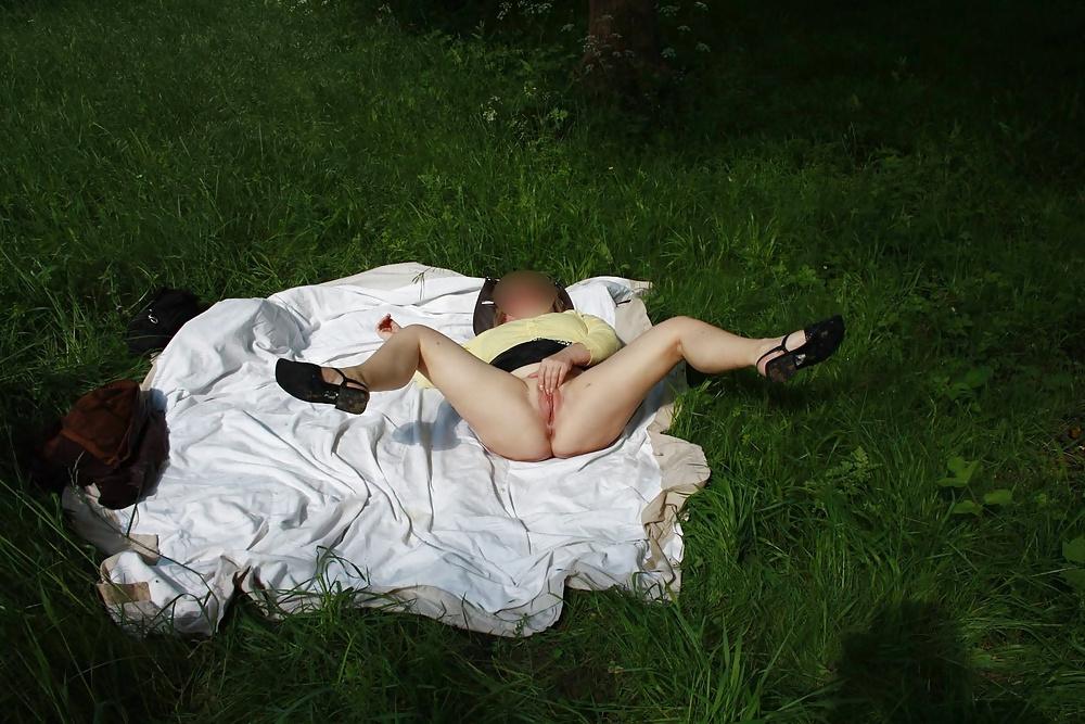 6P Nude in the garden