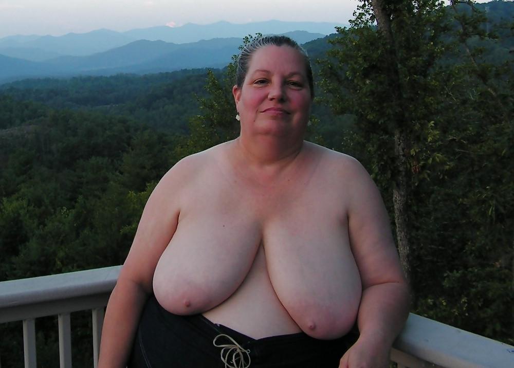 20P Mature women with saggy tits 10.