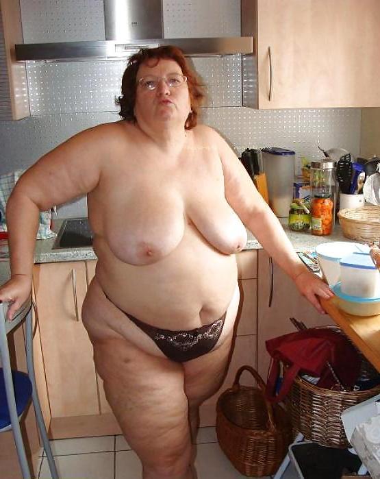 20P Mature women with saggy tits 10.