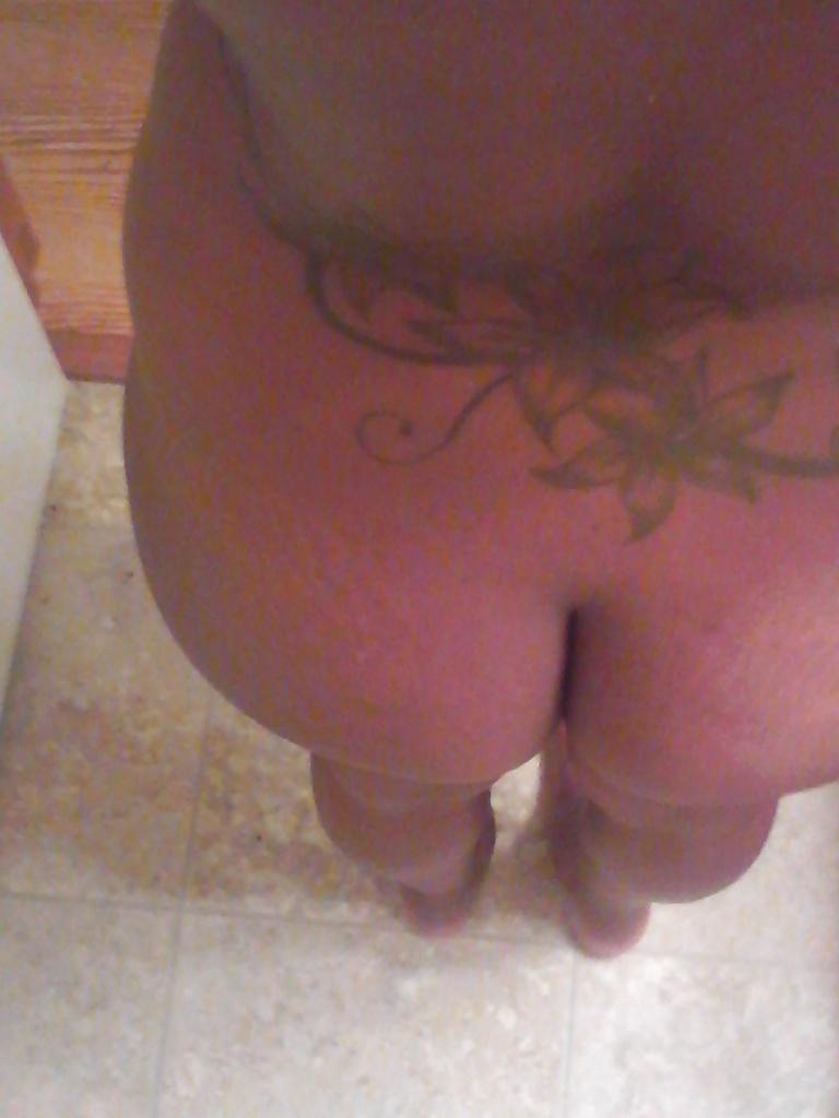 7P Busty Ebony Selfshot Girl